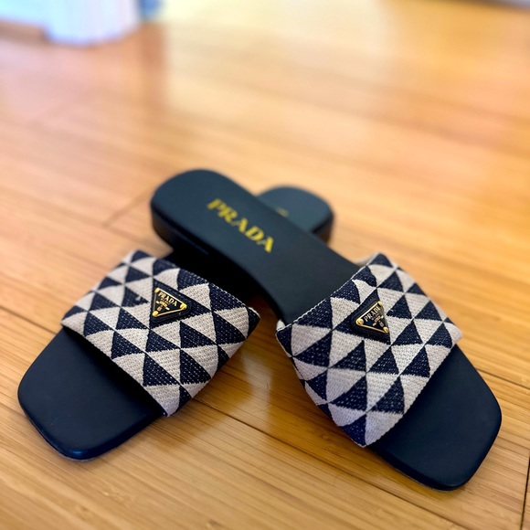 Navy and white Prada sandals - Picture 1 of 2